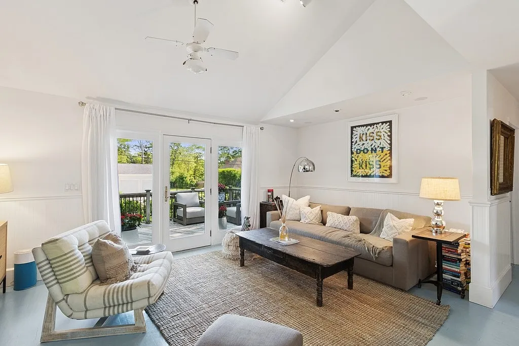 Charming East Hampton Springs Retreat with Pool and Privacy — Photo 4