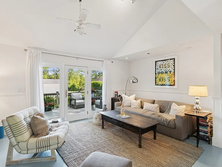 7 Squaw Rd — Photo 4
