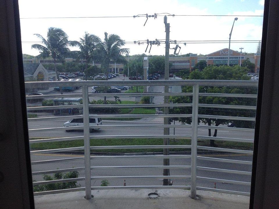 2nd image of 1789 Miami Gardens Dr #W305