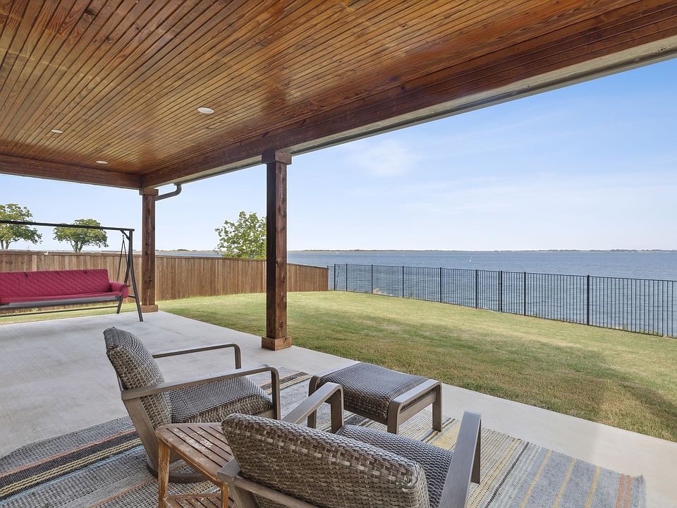 1st image of 18142 Lakefront Ct