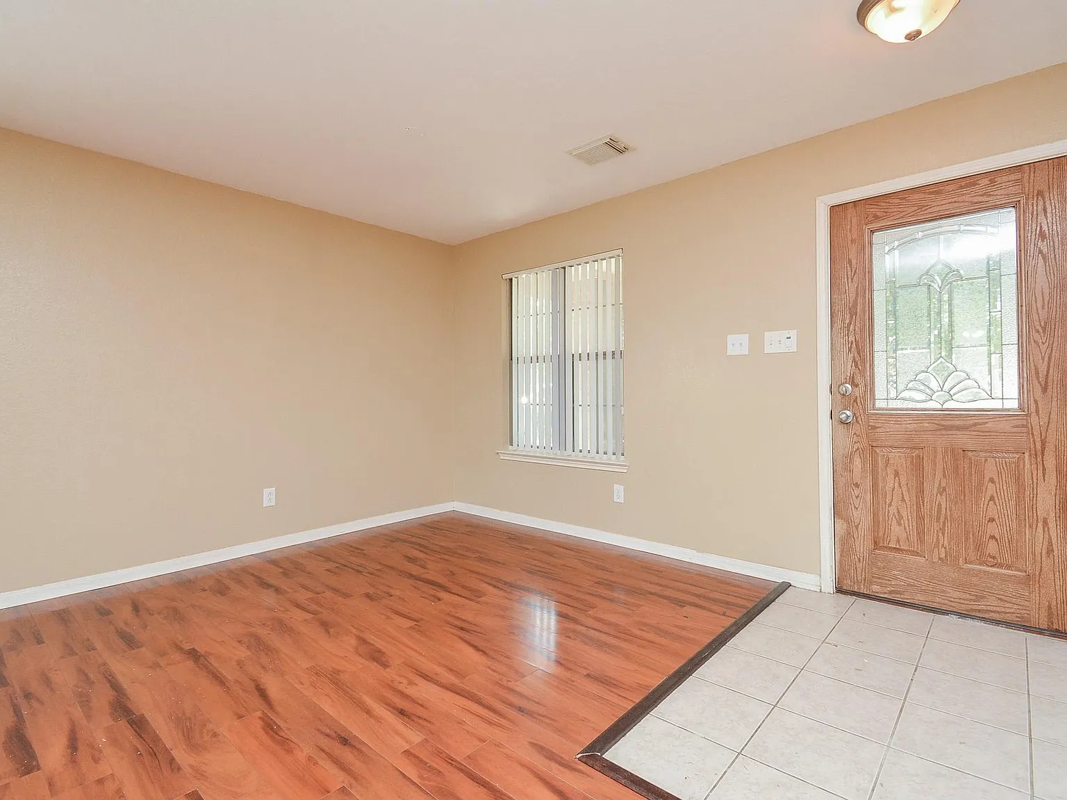 3 bed, 2.5 bath, 2494 sqft, $2,300 — Photo 4