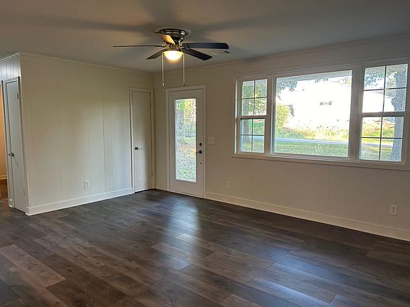 4th image of 101 Gilbert St