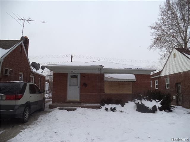 1st image of 6837 Woodmont Ave