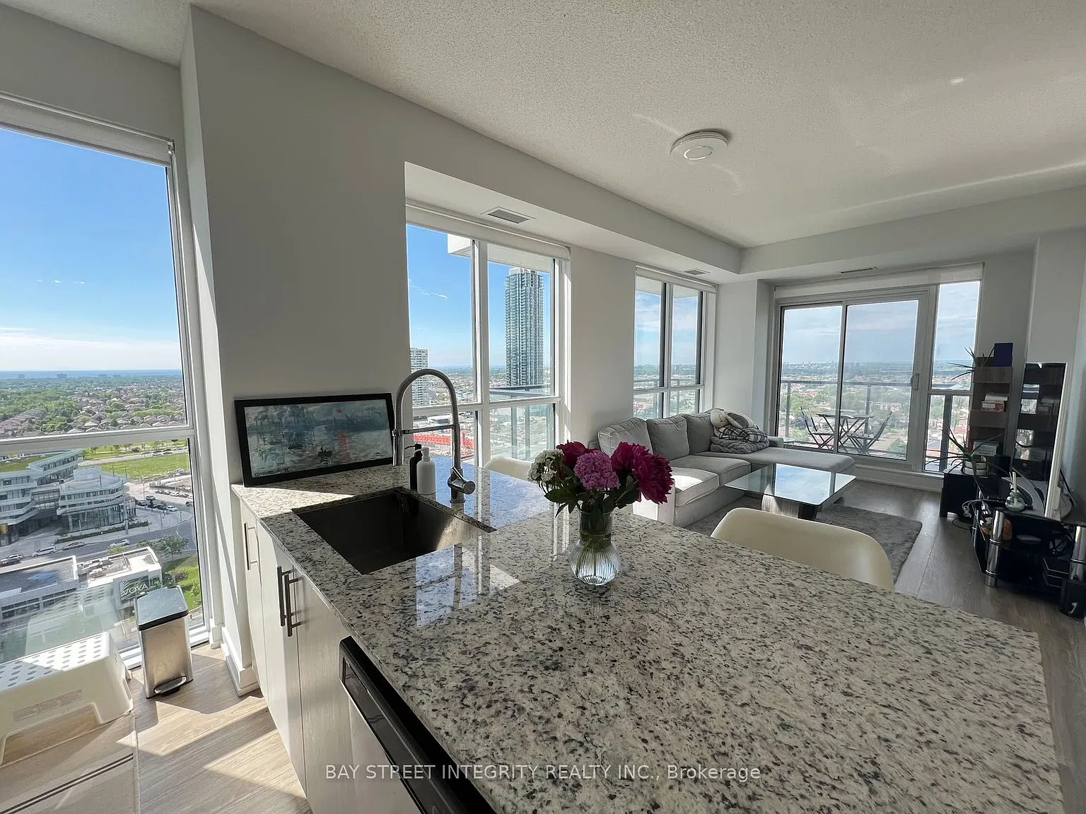 3 bed, $2,900 — Photo 3
