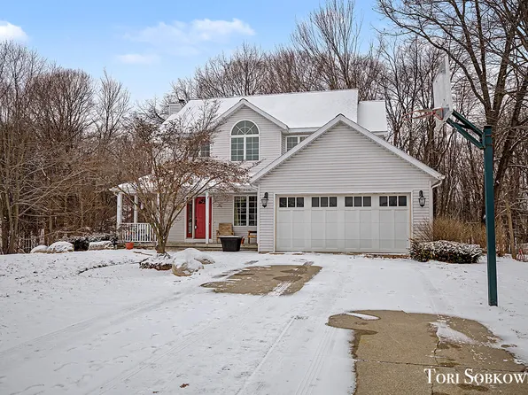 7515 Las Palmas Dr NE, Rockford, MI 49341
