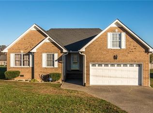 764 Hunters Crossing Ln, Springfield, TN 37172