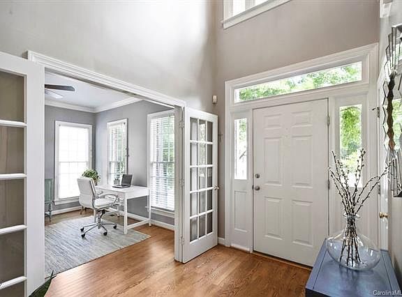 3rd image of 4904 Chestnut Knoll Ln