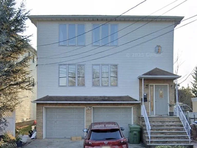 21 W Henry St — Photo 2