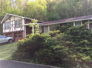 1405 Vine St, Northern Cambria, PA 15714