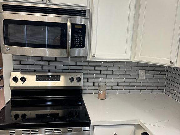 4th image of 227 W Kenilworth St