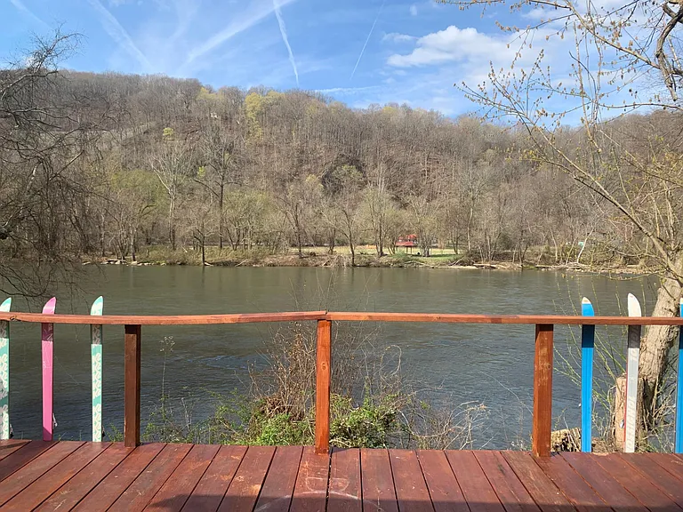 1421 River Rd — Photo 1