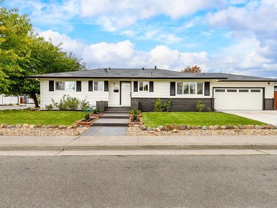 2001 Willow Drive, Petaluma, CA, 94954