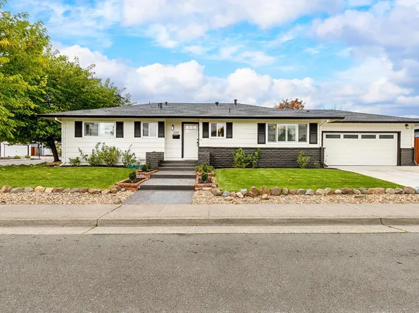 2001 Willow Drive, Petaluma, CA 94954