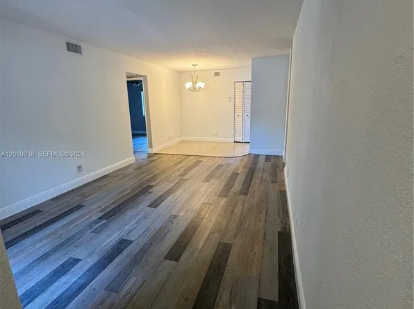 103 Gardens Dr APT 103, Pompano Beach, FL 33069