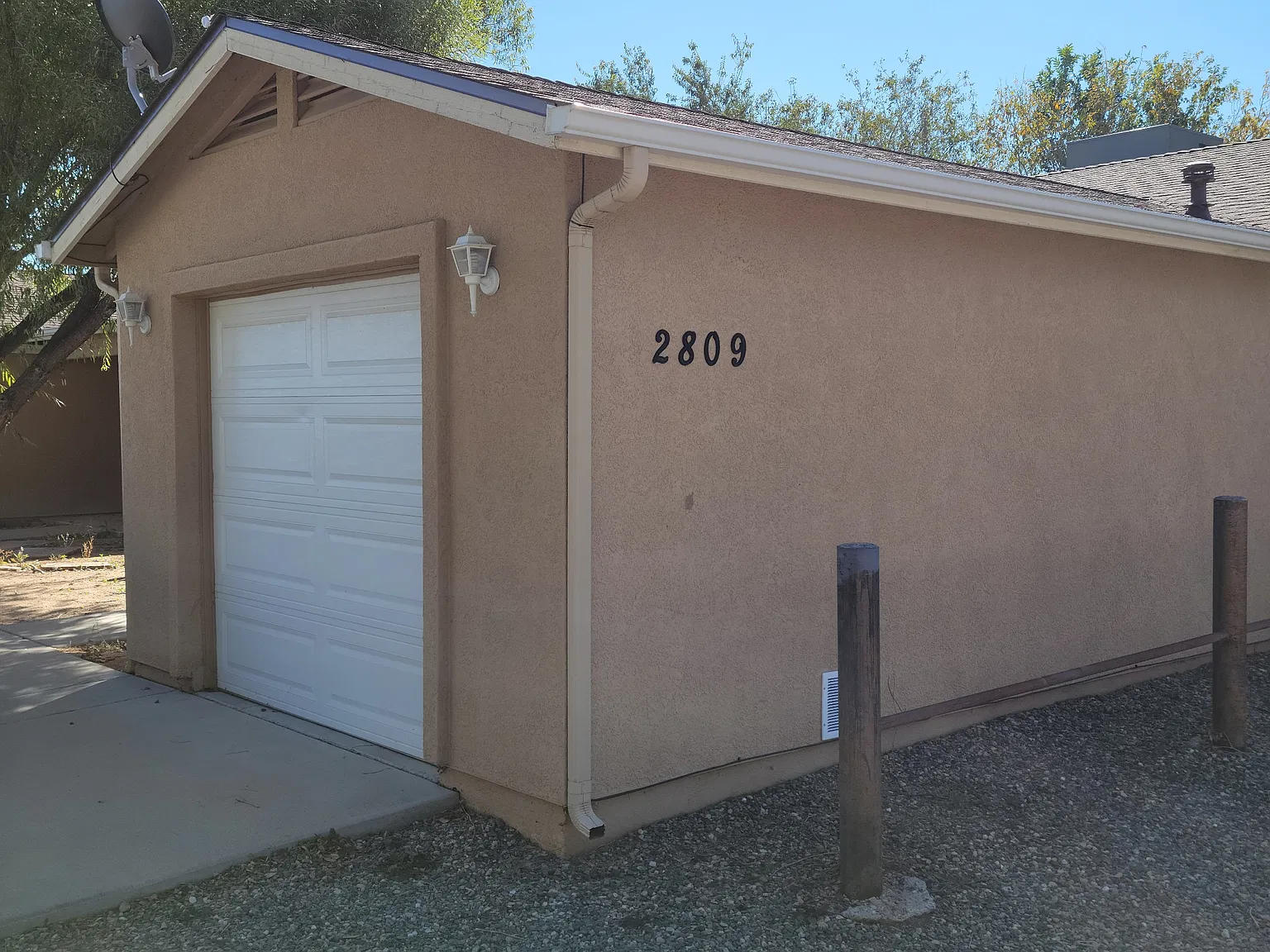 BC1610-2809 North Superstition Lane - B — Photo 3
