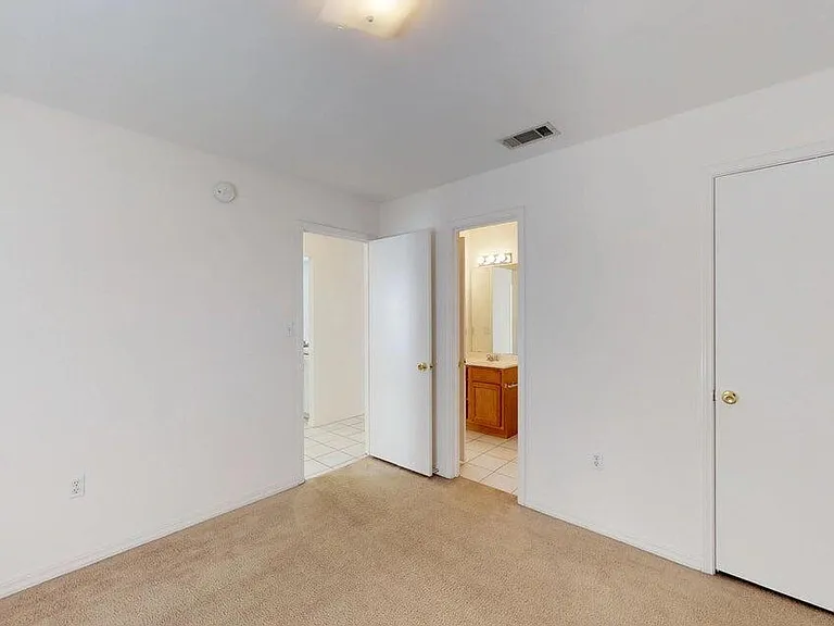 1863 Norwood Ct #4 — Photo 8