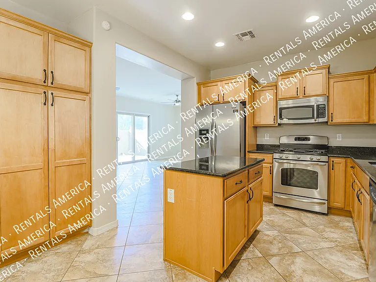 3625 E Zachary Dr — Photo 10
