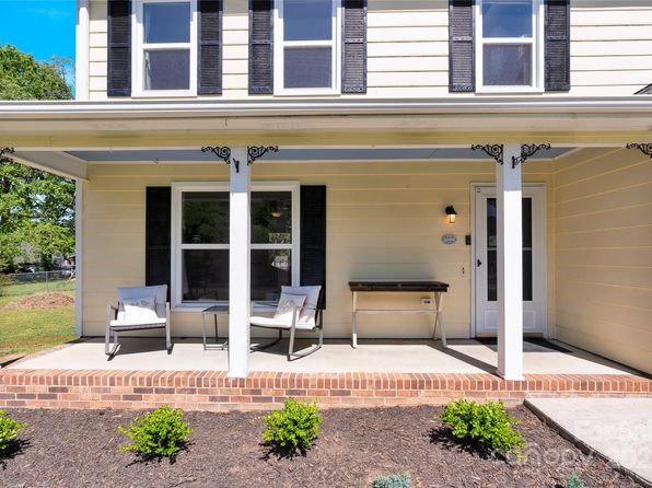 1308 Spring Lake Dr, Gastonia, NC 28054
