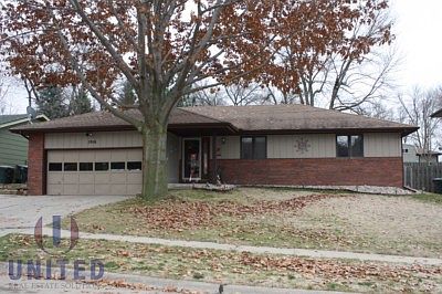 1st image of 5916 Four Seasons Dr
