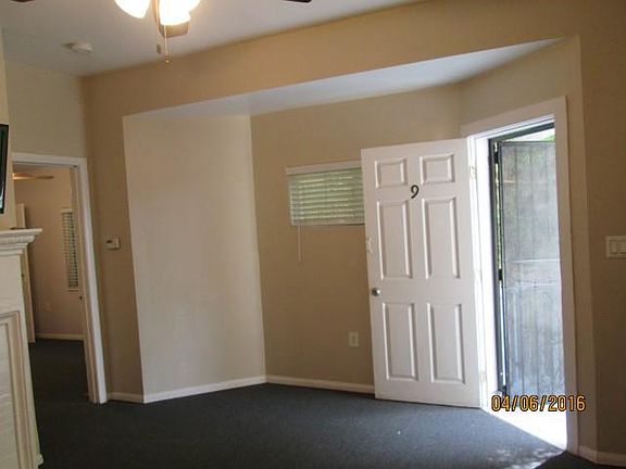 2nd image of 1153 1/2 W 37th Pl