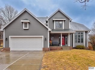 1109 Magnolia Cir, Papillion, NE 68046