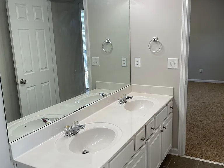 3235 Saville St SW — Photo 34
