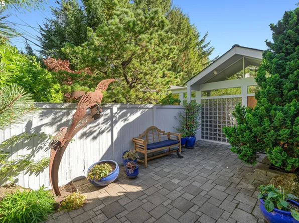 4141 SW Washouga Ave, Portland, OR 97239