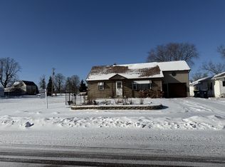 813 Hickory St, Mauston, WI 53948