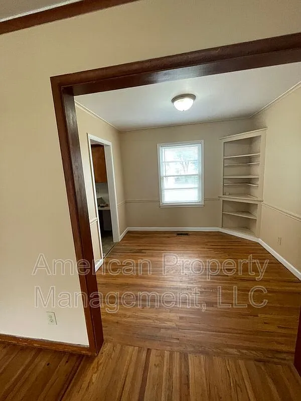 2 bed, 1.0 bath, 809 sqft, $1,299 — Photo 4