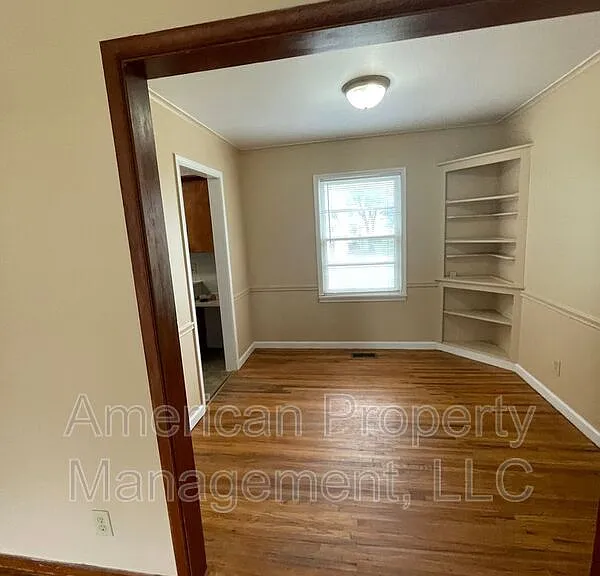 4941 S Detroit Ave — Photo 4