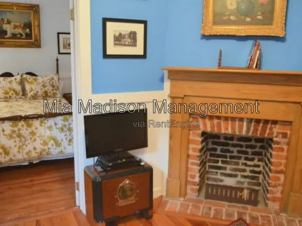 547 E Macon St, Savannah, GA 31401