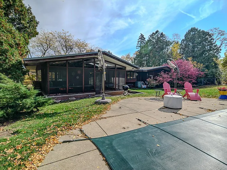 4746 Lafayette Dr — Photo 8