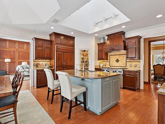 5th image of 675 Navajo Rd W