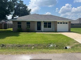 205 Plantation Rd, Hahnville, LA 70057