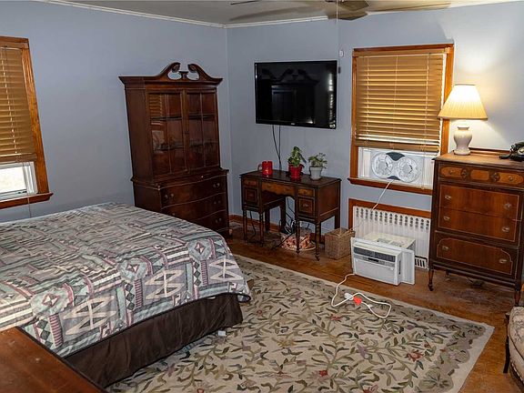 5th image of 784 Raynor Ave