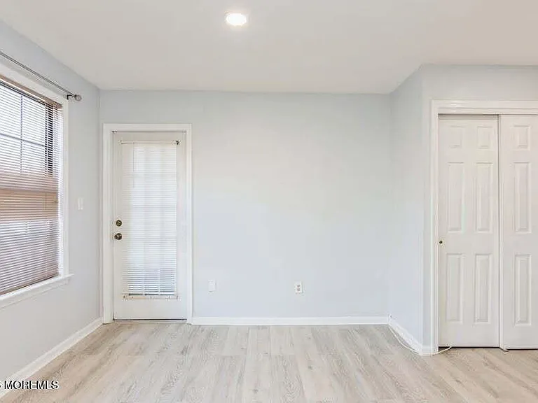 1101 Stoneridge Cir #1101 — Photo 7