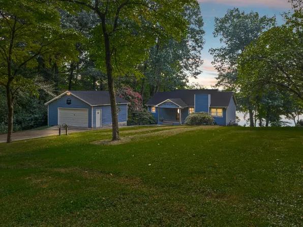 224 Lakeview Dr, Rogersville, AL 35652
