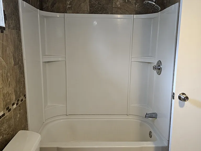 602 College Rd — Photo 12