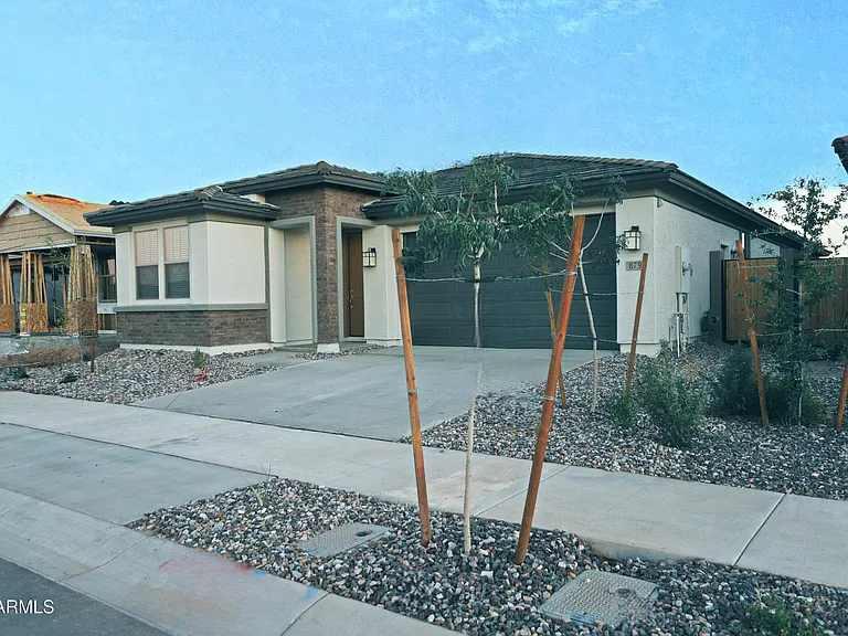 879 W Finch Dr — Photo 47