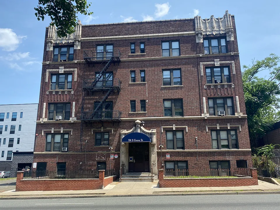 24-26 S Grove St #C5