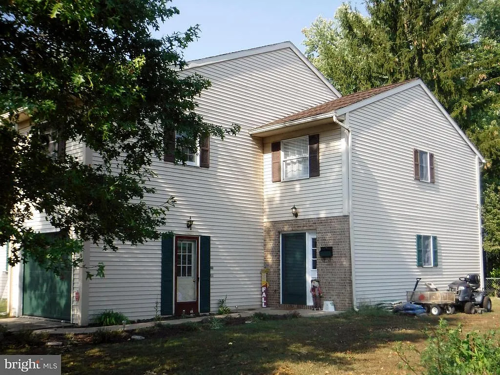 469 Ohio Ave photo 1