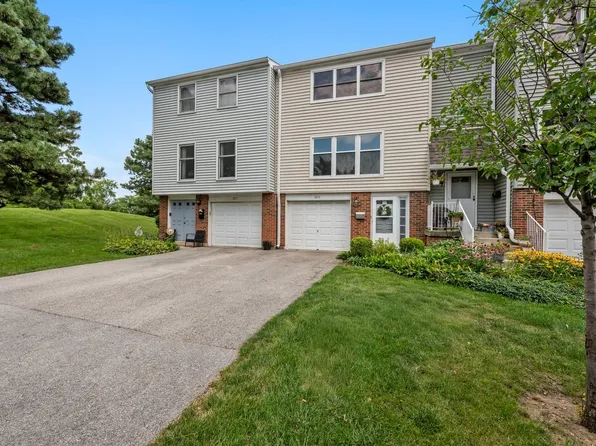 1015 Denham Pl, Schaumburg, IL 60194