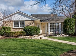 17 Arthur Ave, Clarendon Hills, IL 60514