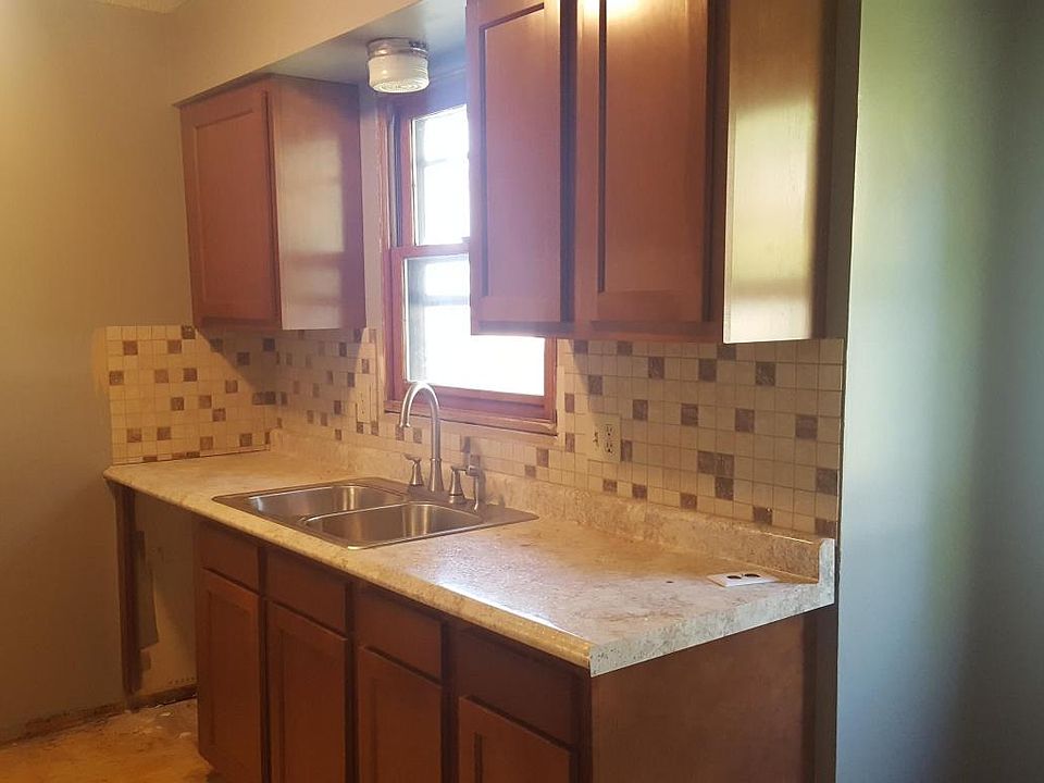 2nd image of 2507 6th Ave