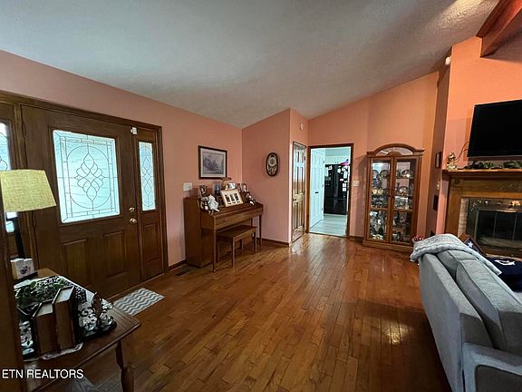 4th image of 2638 Sherwin Rd