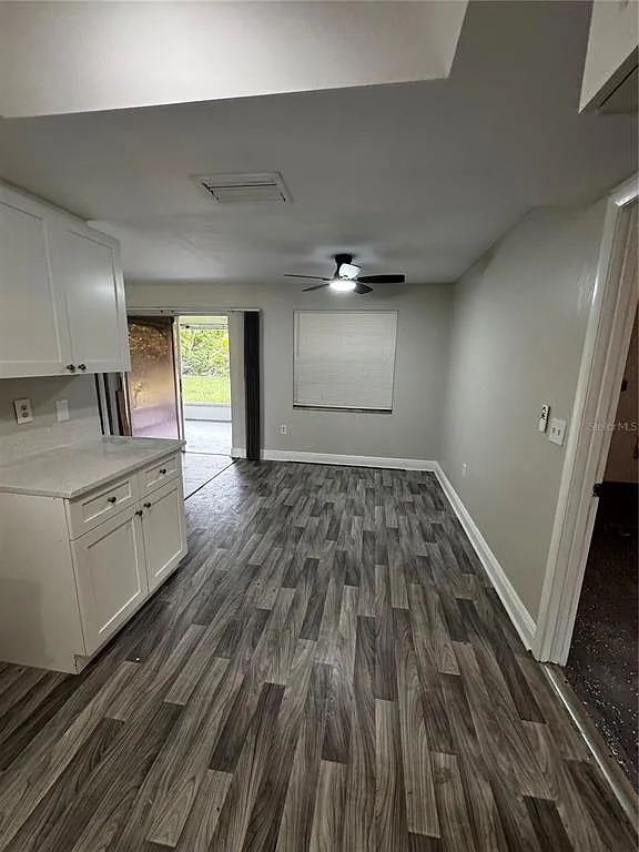 3 bed, 2.0 bath, 1174 sqft, $2,400 — Photo 4