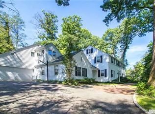 8 The Glenada, Roslyn, NY 11576