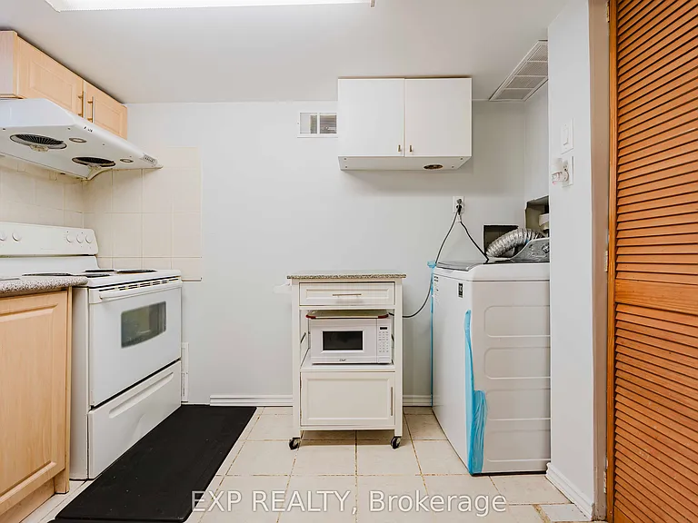 78 Woodfern Dr — Photo 40