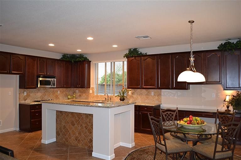 Kitchen & Nook