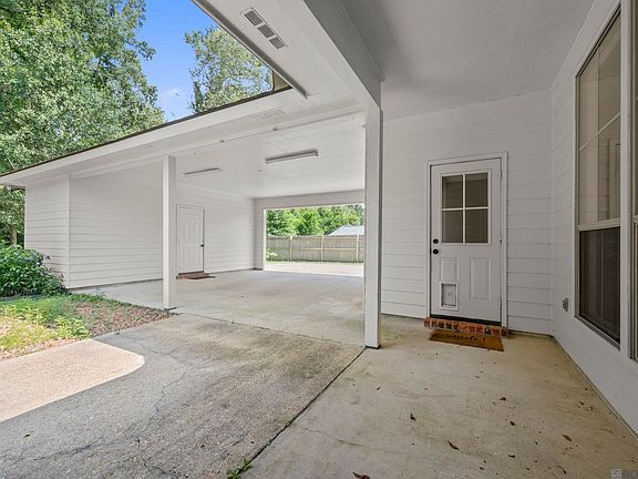 5th image of 6034 Woodbend Dr